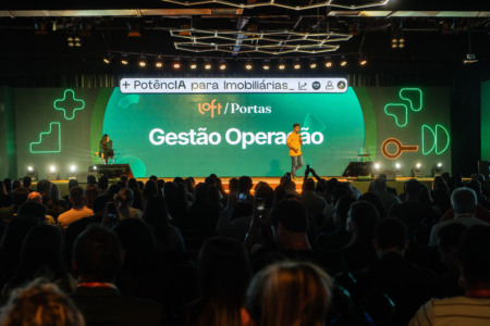Patricia Schiavo e Leonardo Urso, executivos da Loft na convenção da companhia. Imagem: Divulgação Patricia Schiavo e Leonardo Urso, executivos da Loft na convenção da companhia. Imagem: Divulgação