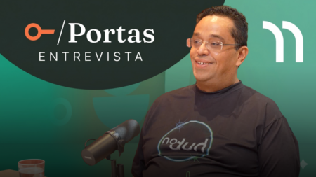 Armando Nogueira durante gravação do Portas Entrevista, falando sobre vendas imobiliárias, geração de oportunidades e estratégias comerciais no mercado imobiliário. Armando Nogueira durante gravação do Portas Entrevista, falando sobre vendas imobiliárias, geração de oportunidades e estratégias comerciais no mercado imobiliário.