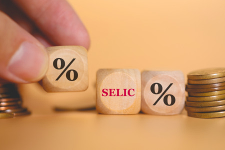 Taxa Selic ao redor de 12%, como se previa no início de 2026, fica cada vez mais para trás Taxa Selic ao redor de 12%, como se previa no início de 2026, fica cada vez mais para trás