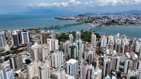 Exercício ilegal da profissão de corretor de imóveis Exercício ilegal da profissão de corretor de imóveis