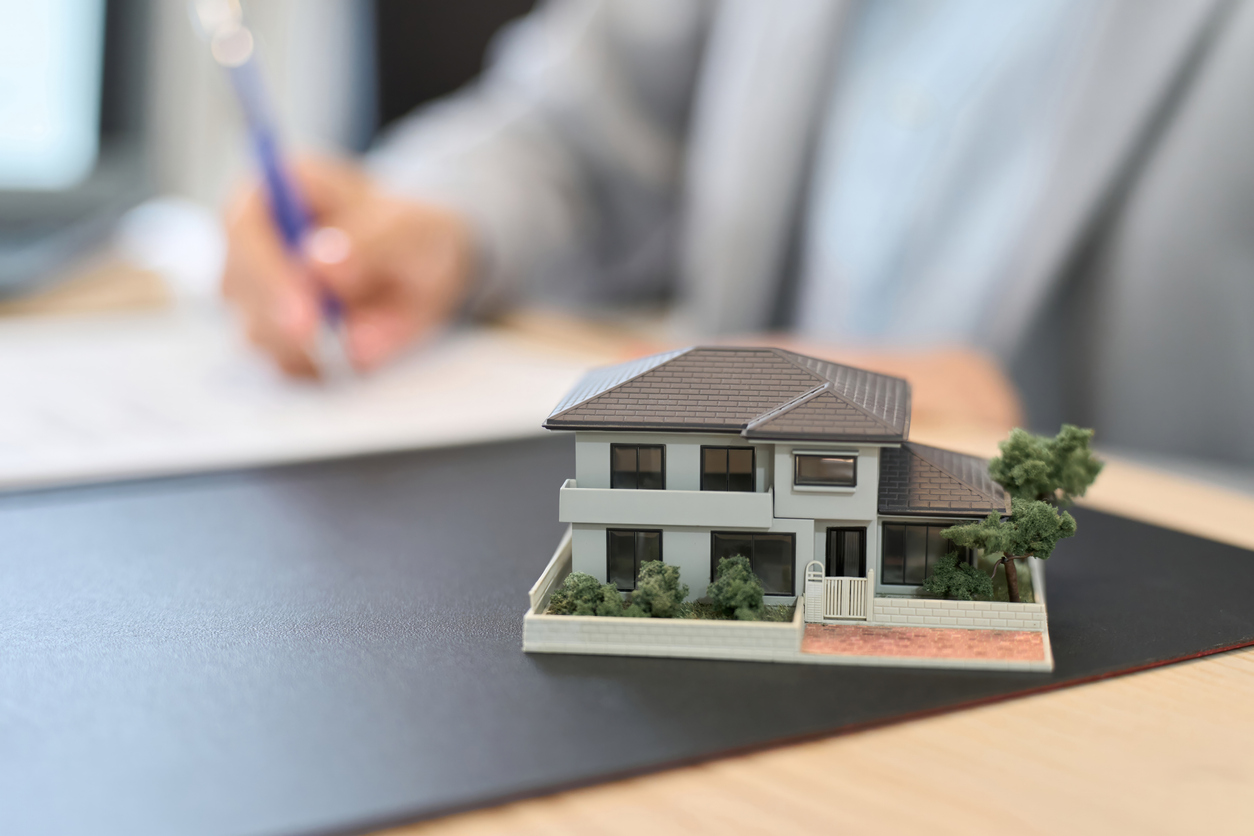Comprar imóvel: entenda termos como alienação fiduciária, hipoteca e ITBI