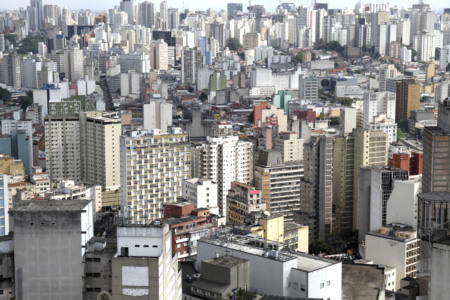 Vista aérea de São Paulo; veja dados sobre o humor dos consumidores do mercado imobiliário Vista aérea de São Paulo; veja dados sobre o humor dos consumidores do mercado imobiliário