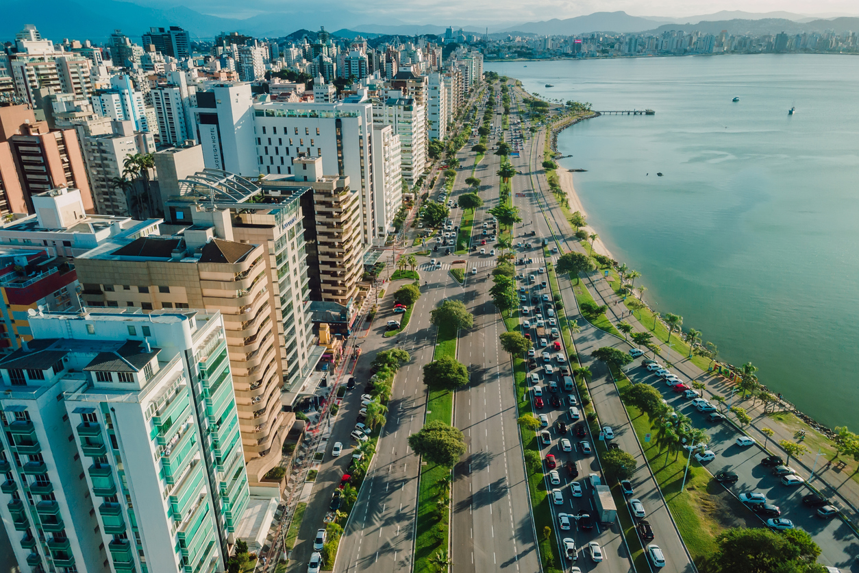 Studios avançam em Florianópolis e aluguel chega a R$ 2,7 mil - Portas