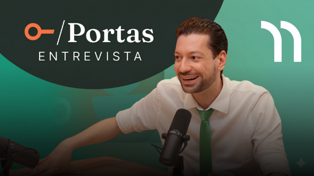 Tiago Cadore durante entrevista no podcast Portas Entrevista sobre atração de leads imobiliários por vídeo Tiago Cadore durante entrevista no podcast Portas Entrevista sobre atração de leads imobiliários por vídeo