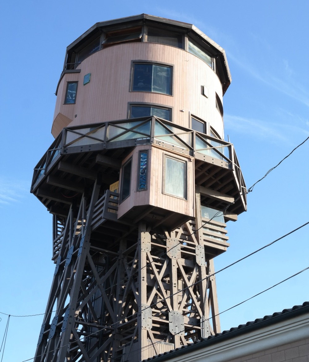 Anderson Street Water Tower, antiga torre d'água de 1892 convertida em casa, em Seal Beach, Califórnia Anderson Street Water Tower, antiga torre d'água de 1892 convertida em casa, em Seal Beach, Califórnia