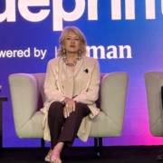 Martha Stewart em painel sobre o aplicativo de inteligência artificial Hint Martha Stewart em painel sobre o aplicativo de inteligência artificial Hint