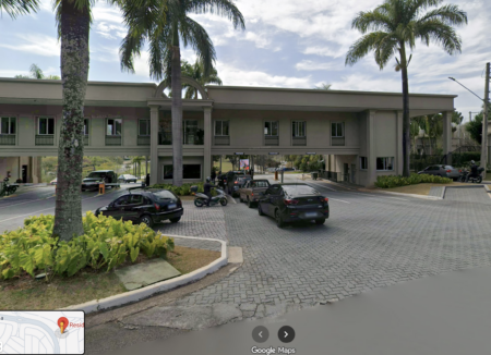 Portaria do condomínio Residencial Tamboré 2, em Alphaville (Santana de Parnaíba, SP), onde fica a mansão penhorada — a foto mostra a entrada do condomínio, não o imóvel em si Portaria do condomínio Residencial Tamboré 2, em Alphaville (Santana de Parnaíba, SP), onde fica a mansão penhorada — a foto mostra a entrada do condomínio, não o imóvel em si