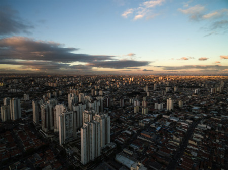 Mesmo com acomodação na média, metro quadrado em SP ainda sobe com intensidade em bairros específicos Mesmo com acomodação na média, metro quadrado em SP ainda sobe com intensidade em bairros específicos