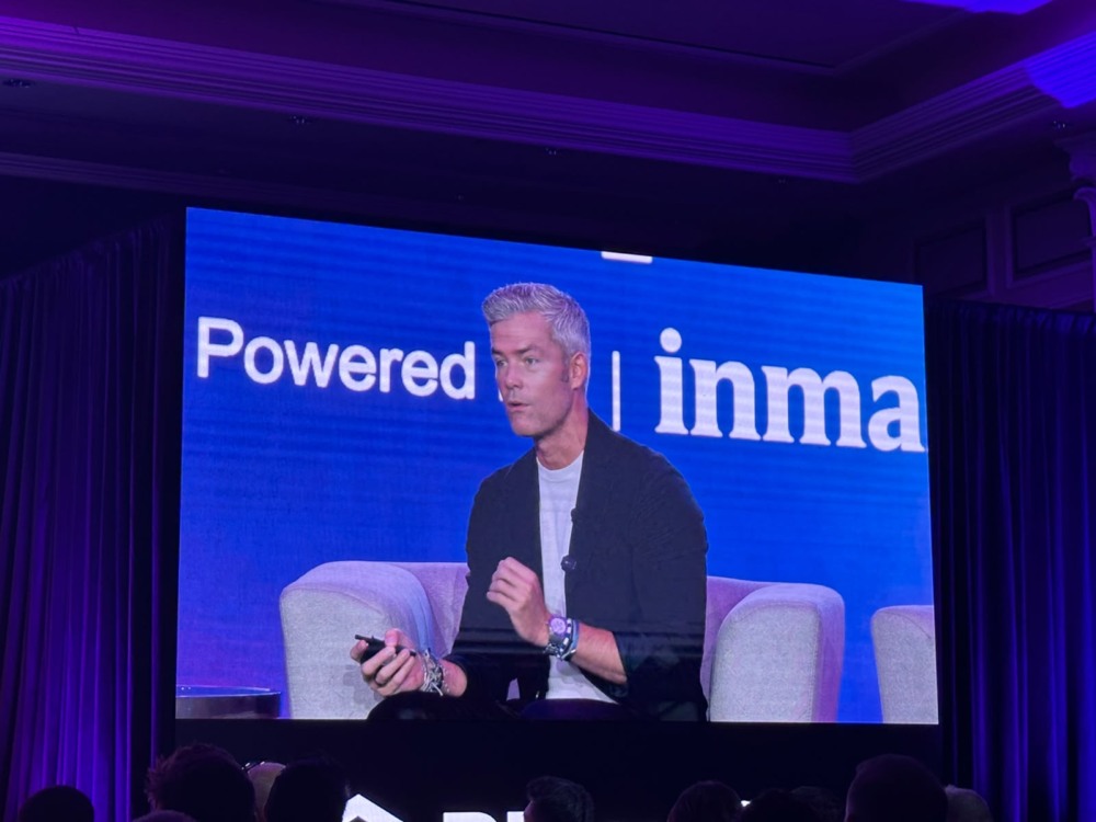 Serhant, CEO de imobiliária de luxo nos EUA: procura por imóvel está migrando para chats de IA Serhant, CEO de imobiliária de luxo nos EUA: procura por imóvel está migrando para chats de IA