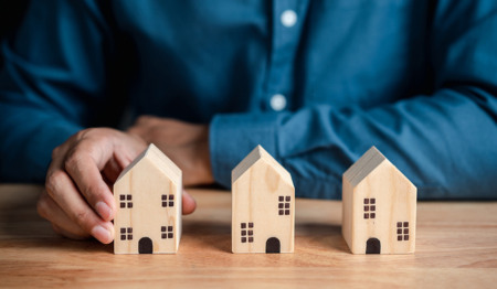 Crédito mais restritivo, alta nos distratos e estoque recorde indicam possível desaceleração do Minha Casa, Minha Vida em 2027. Crédito mais restritivo, alta nos distratos e estoque recorde indicam possível desaceleração do Minha Casa, Minha Vida em 2027.