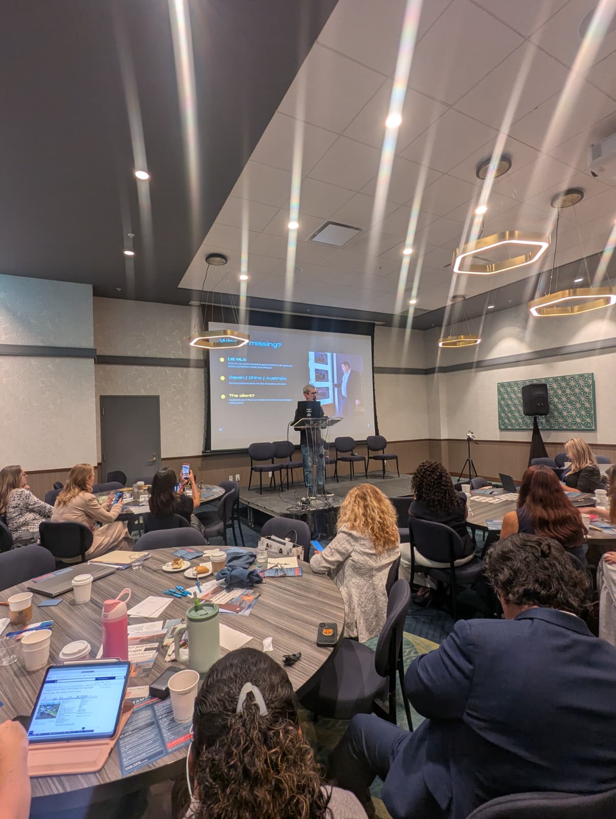 Daniel Claudino apresenta palestra sobre MLS no Tampa Bay Global Real Estate Summit & Exchange