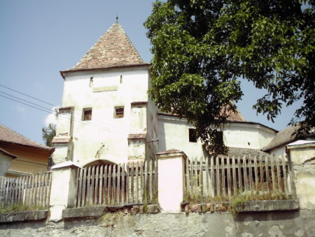 Torre do portão da igreja fortificada de Curciu, na Transilvânia, Romênia Torre do portão da igreja fortificada de Curciu, na Transilvânia, Romênia